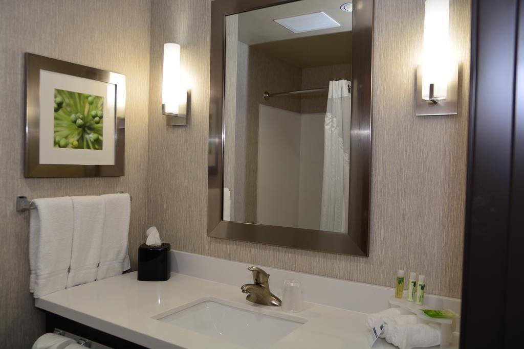 Express By Ihg 3* Tomball