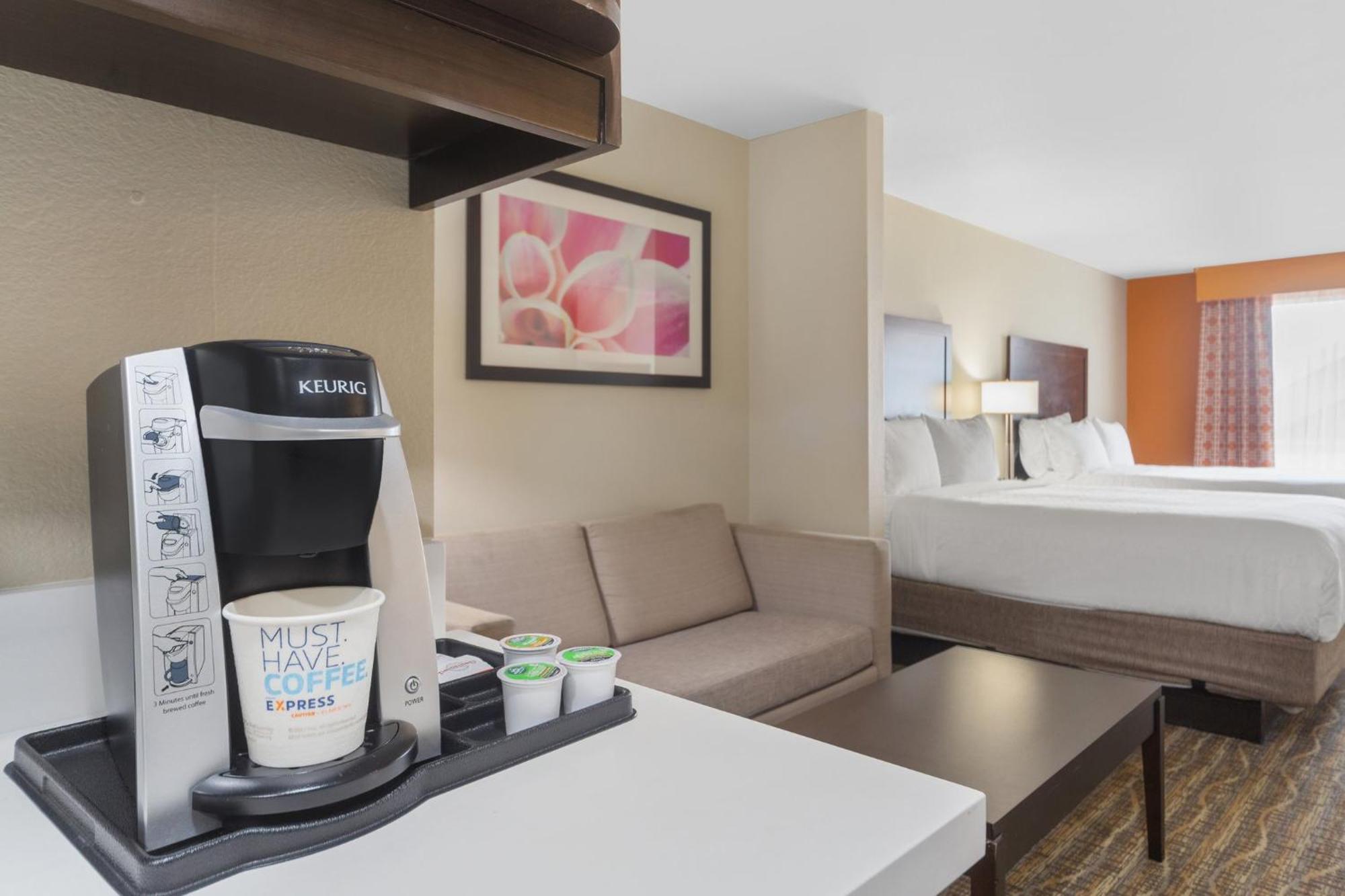 Hotel Express By Ihg Tomball