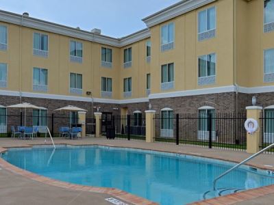 Hotel Express By Ihg Tomball