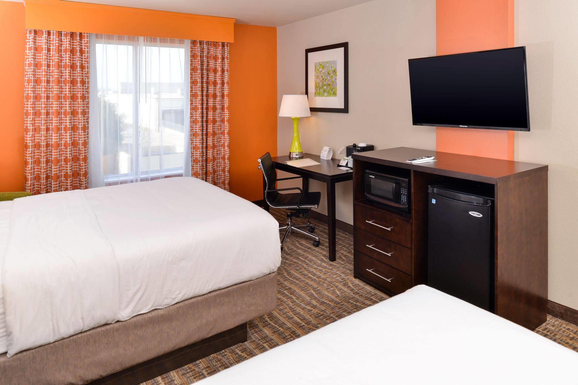 Express By Ihg 3* Tomball
