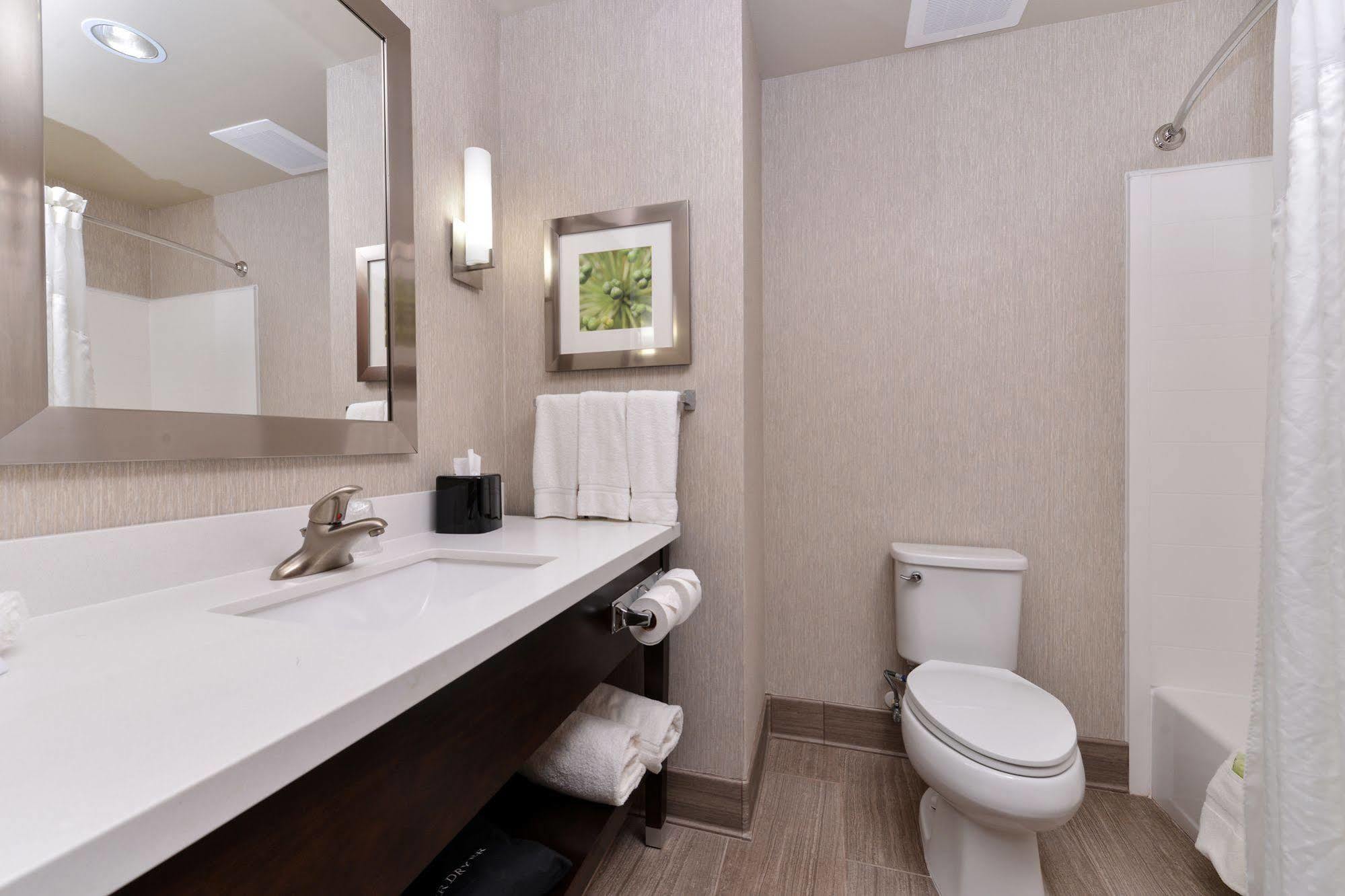 Express By Ihg Hotel